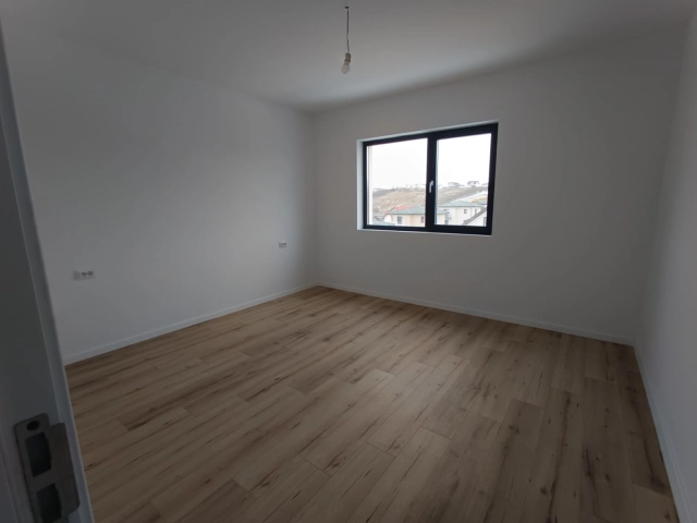Casa 4 camere - Miroslava