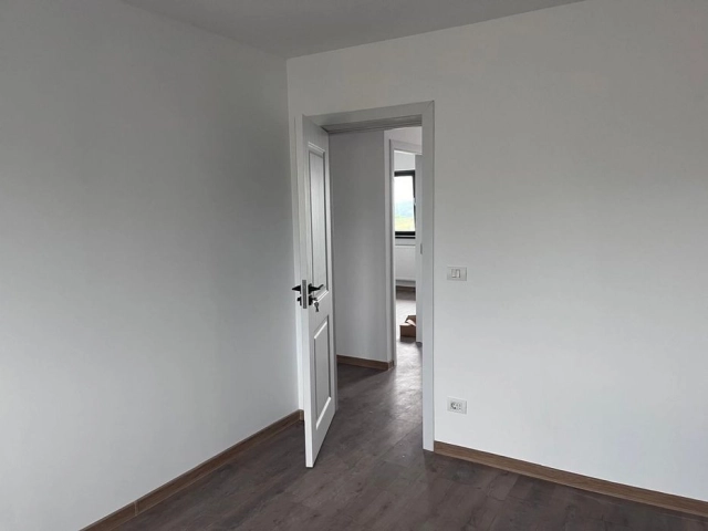 Casa 4 camere - Miroslava
