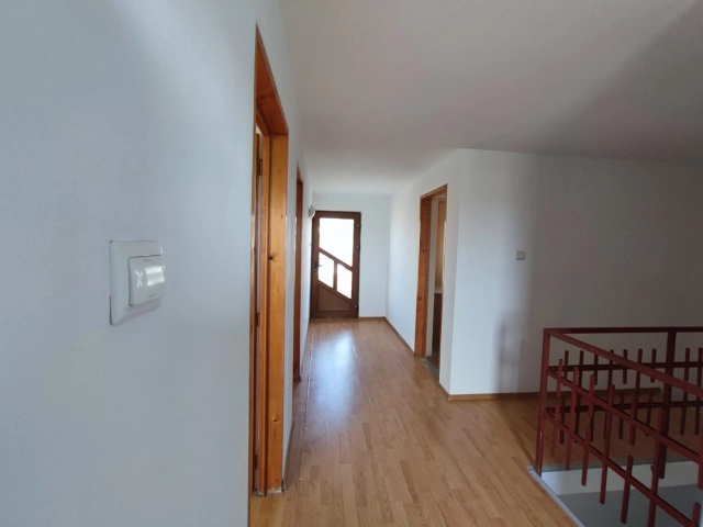 Casa 5 camere - Miroslava
