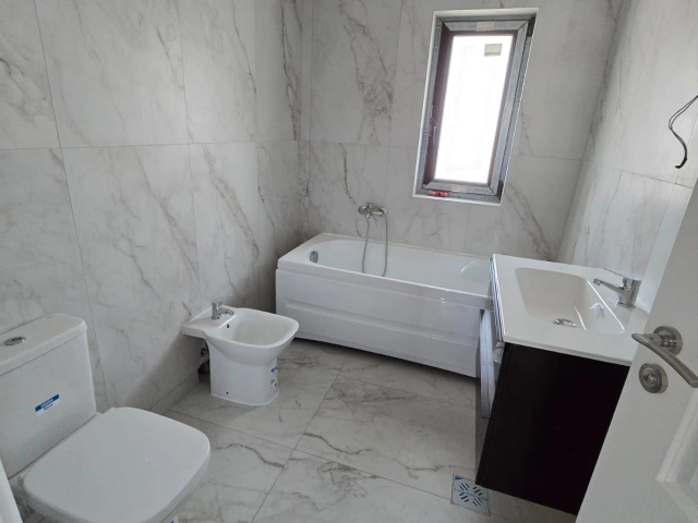 Casa 3 camere - Miroslava
