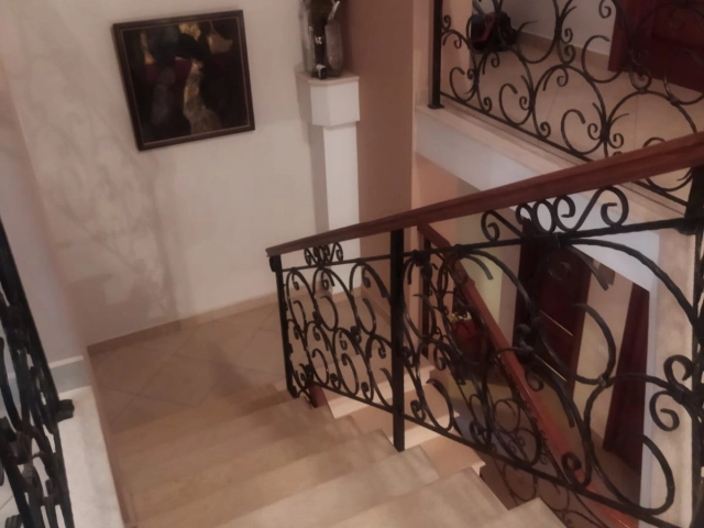 Casa 9 camere - Bucium