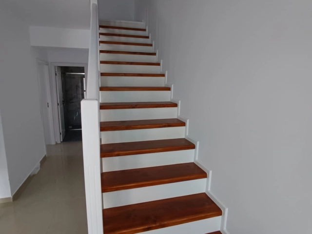 Casa 4 camere - Valea Lupului