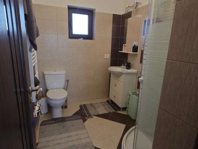 Casa 3 camere - Miroslava