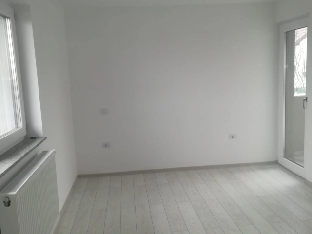 Casa 4 camere - Miroslava