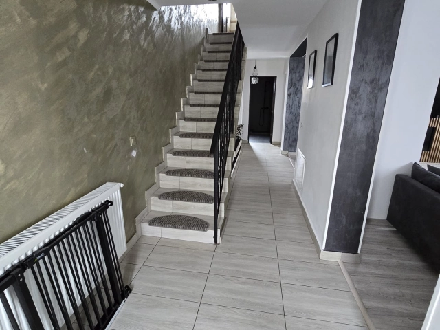 Casa 4 camere - Miroslava