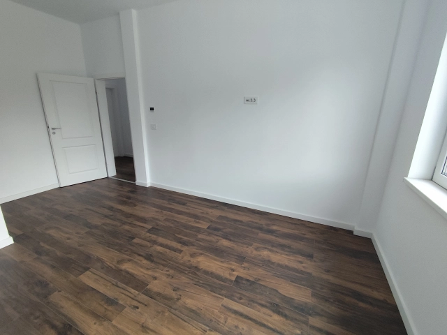Casa 4 camere - Miroslava