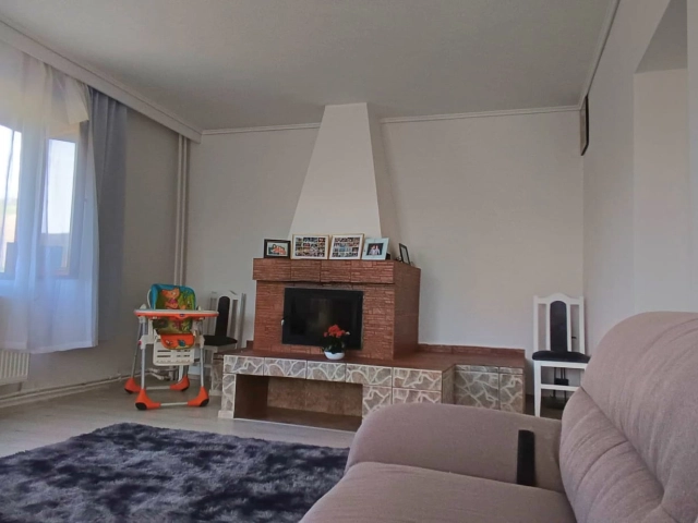 Casa 5 camere - Aroneanu