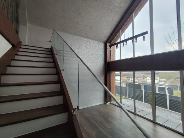Casa 4 camere - Miroslava