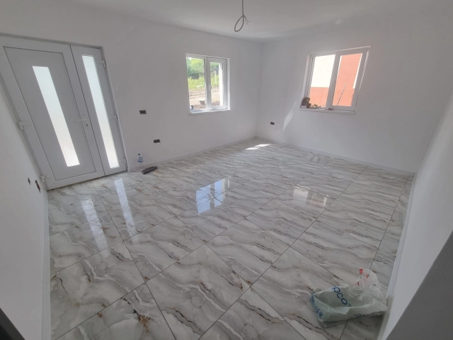 Casa 4 camere - Tomesti