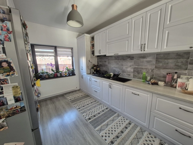 Casa 4 camere - Miroslava