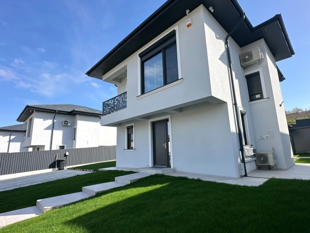 Casa 4 camere - Bucium