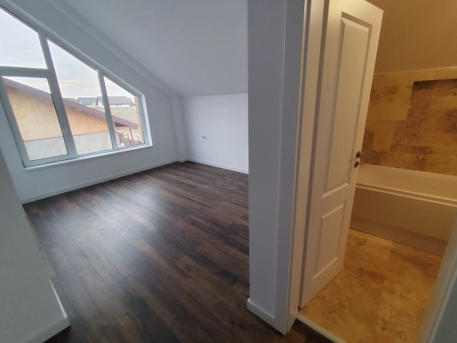 Casa 4 camere - Miroslava
