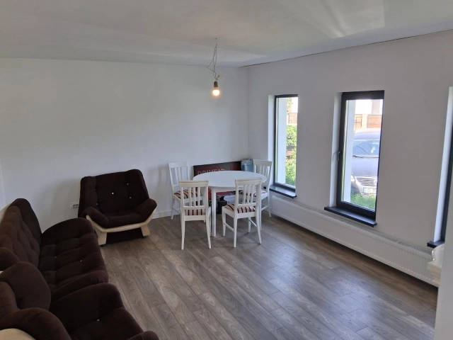 Casa 4 camere - Dancu