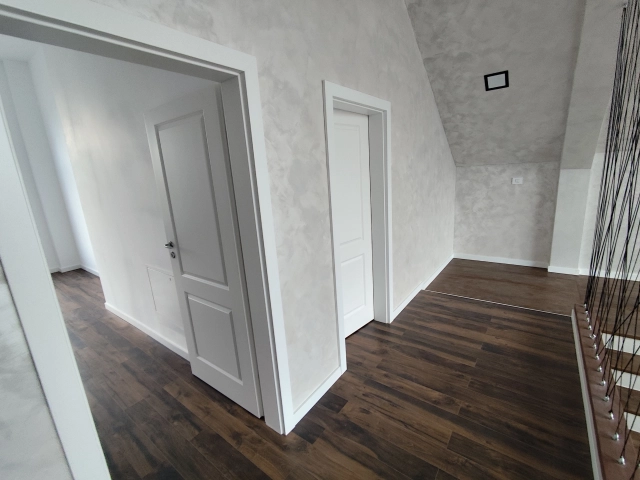 Casa 4 camere - Miroslava