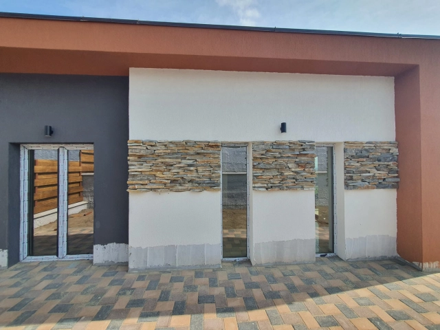 Casa 3 camere - Miroslava