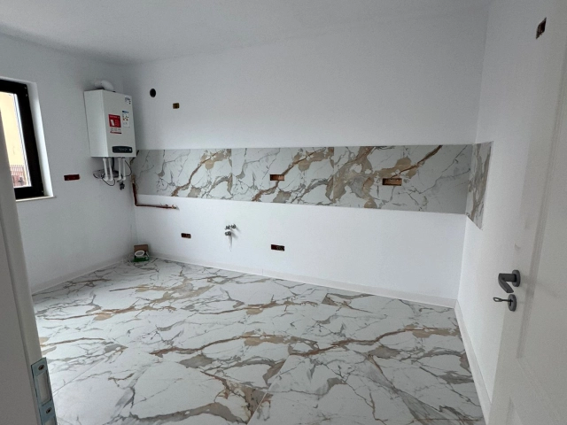 Casa 4 camere - Miroslava