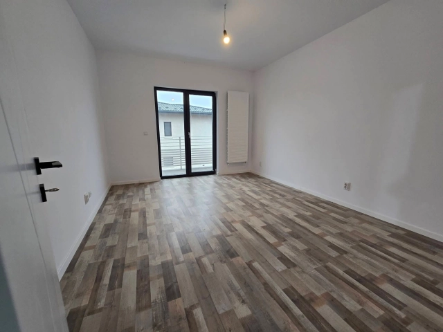 Casa 4 camere - Miroslava