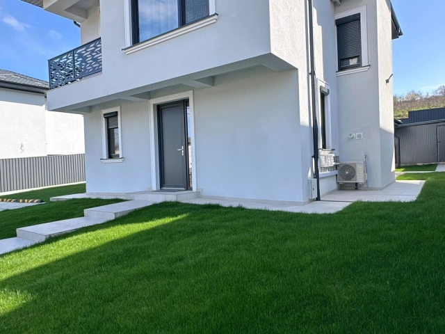 Casa 4 camere - Bucium