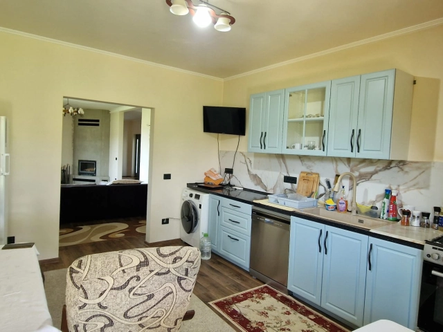 Casa 3 camere - Semicentral