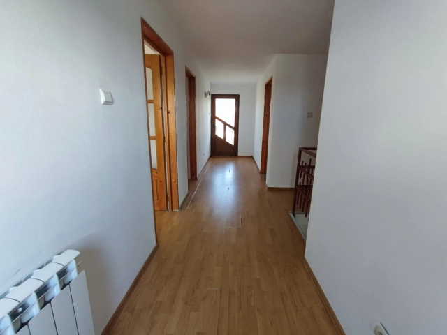 Casa 5 camere - Miroslava