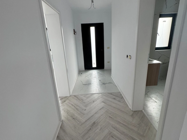 Casa 4 camere - Miroslava
