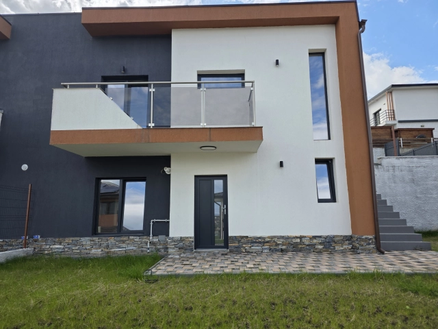 Casa 3 camere - CUG
