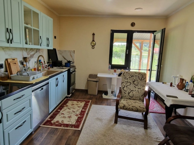 Casa 3 camere - Semicentral