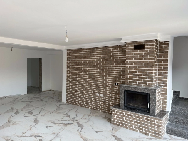 Casa 6 camere - Lunca Cetatuii