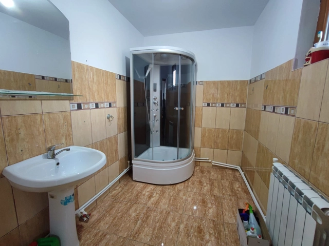 Casa 5 camere - Miroslava