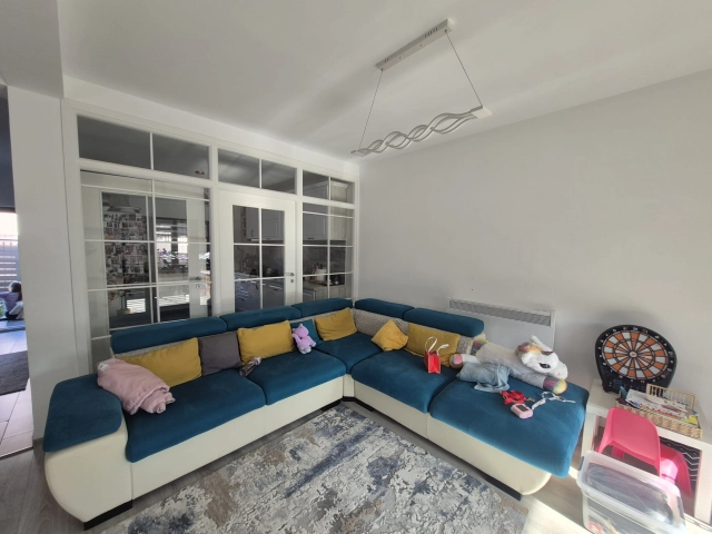 Casa 4 camere - Miroslava