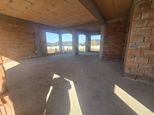 Casa 4 camere - Vorovesti