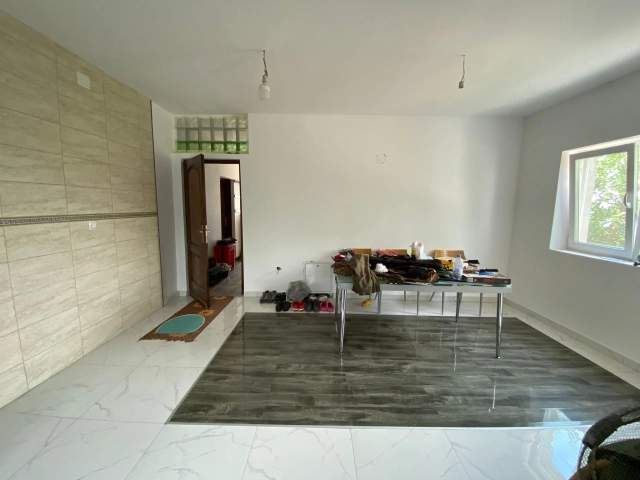 Casa 5 camere - Miroslava
