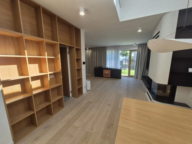 Casa 5 camere - Miroslava