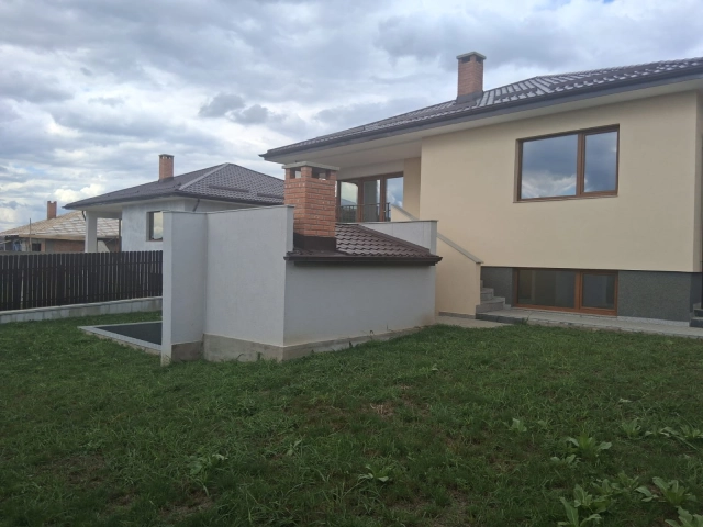 Casa 6 camere - Lunca Cetatuii