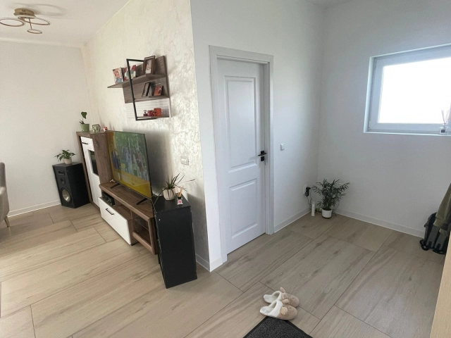 Casa 4 camere - Miroslava