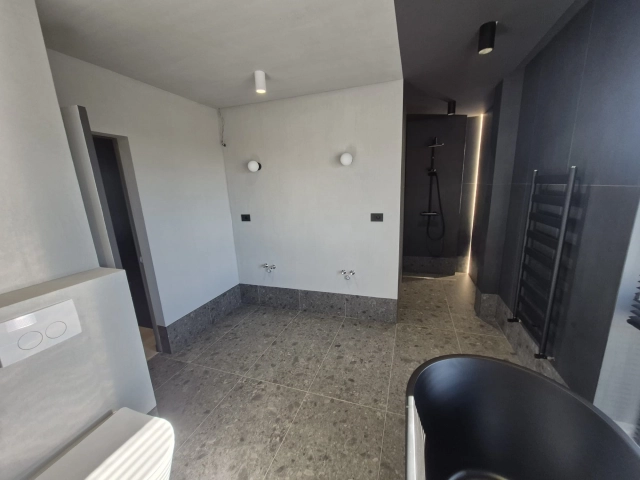Casa 5 camere - Miroslava