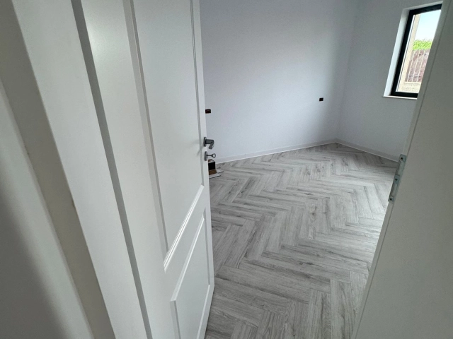 Casa 4 camere - Miroslava