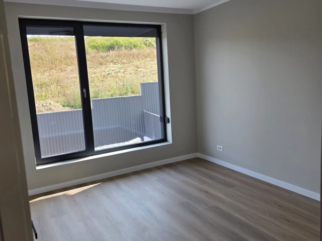 Casa 4 camere - Miroslava