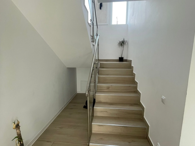Casa 4 camere - Miroslava