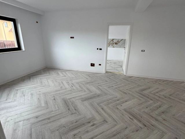 Casa 4 camere - Miroslava
