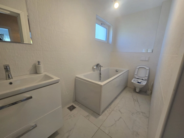 Casa 4 camere - Bucium