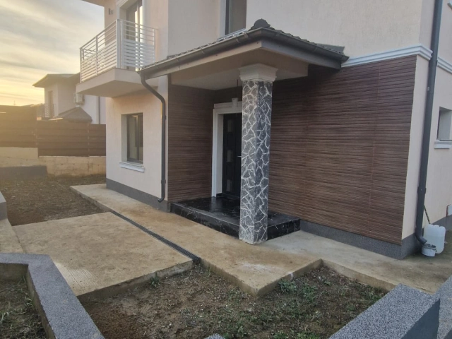 Casa 4 camere - Miroslava