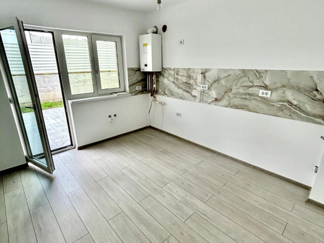 Casa 4 camere - Rediu