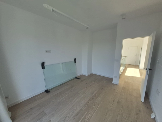 Casa 5 camere - Miroslava