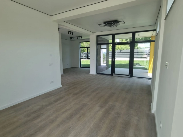 Casa 4 camere - Visani