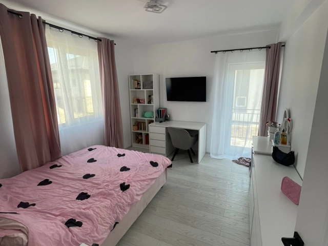 Casa 4 camere - Miroslava
