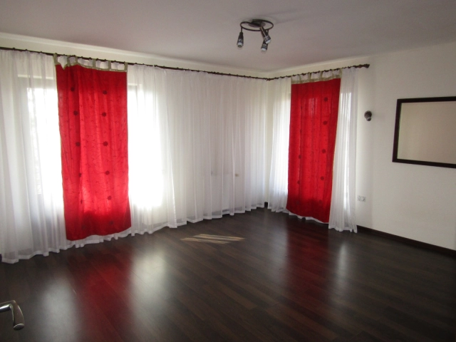 Casa 6 camere - Barnova