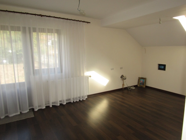 Casa 6 camere - Barnova