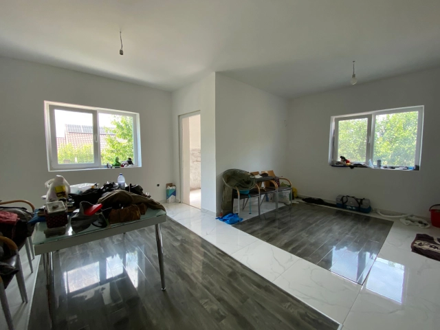 Casa 5 camere - Miroslava