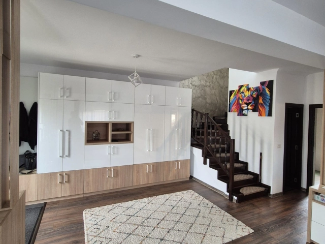 Casa 4 camere - Valea Lupului